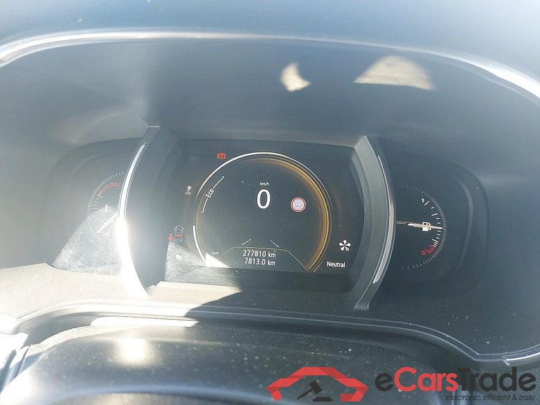 RENAULT Mégane / 2015 / 5P / familiar Sp. Tourer Zen En. dCi 81kW (110CV) #4