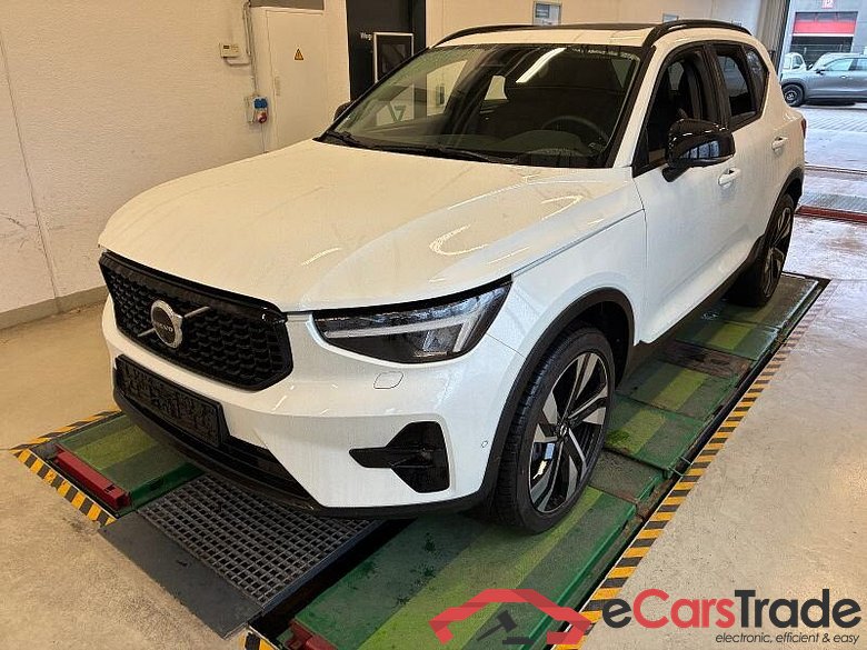 Volvo XC40 (2017->) DE - SUV5 B4 2WD EU6d, Ultra Dark (EURO 6d), (Facelift) 2023 - 2024 #1