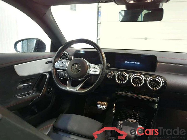 MERCEDES-BENZ CLA-klasse 180 Bus. Sol. AMG #3