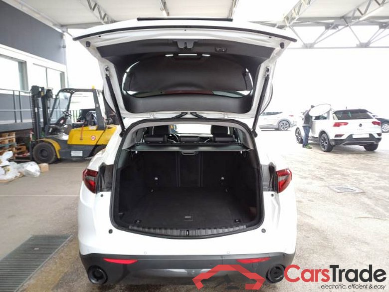 ALFA ROMEO STELVIO / 2017 / 5P / SUV 2.2 TURBO DIESEL 190CV SPRINT AT8 Q4 #5