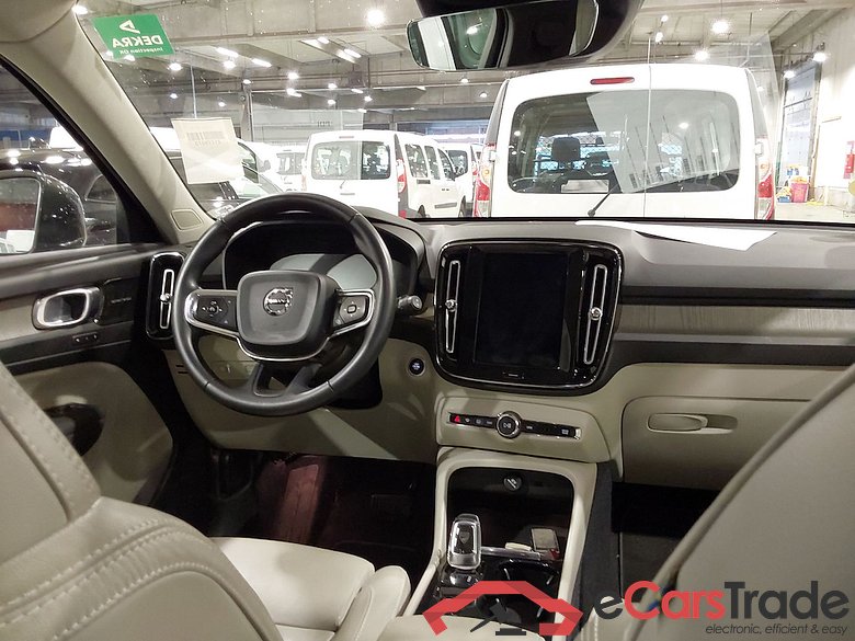 VOLVO XC40 DIESEL 2.0 D3 Inscription Geartronic #6