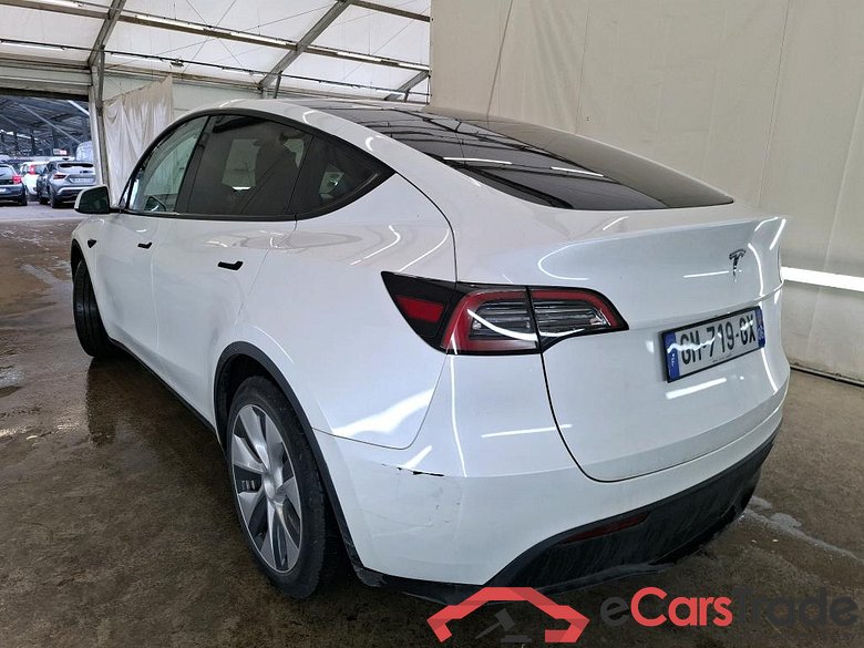 TESLA Model Y / 2021 / 5P / SUV RWD #3