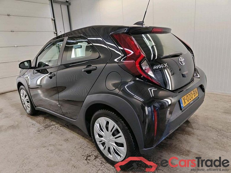 TOYOTA Aygo X 1.0 VVT-i MT Play #6