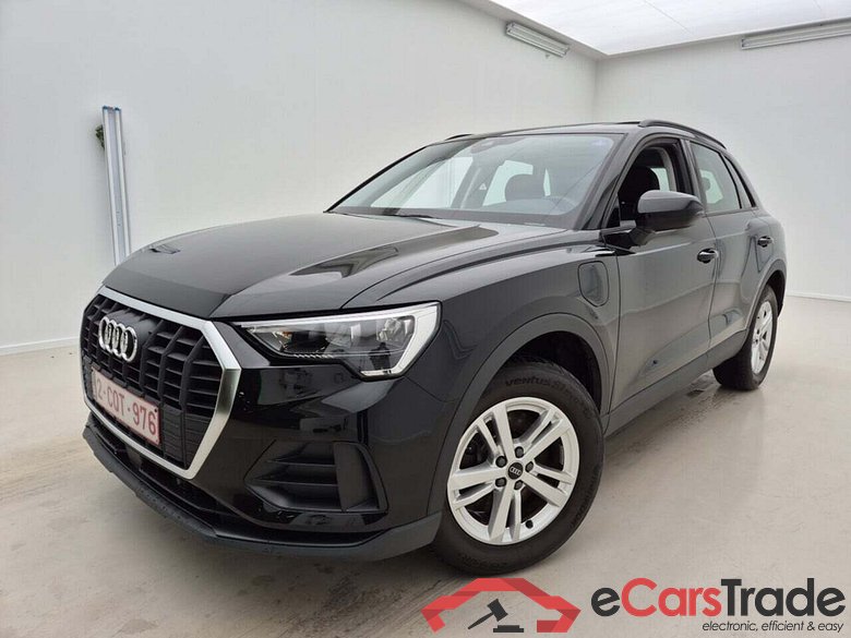 AUDI Q3 E-TRON 1.4 45 TFSI E S-TRONIC