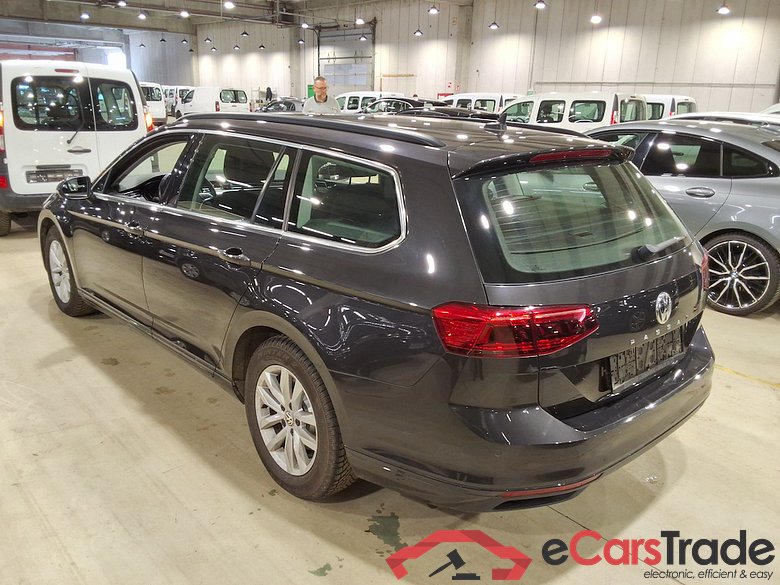 VOLKSWAGEN PASSAT VARIANT DIESEL - 2019 1.6 TDi SCR Style Business DSG #2