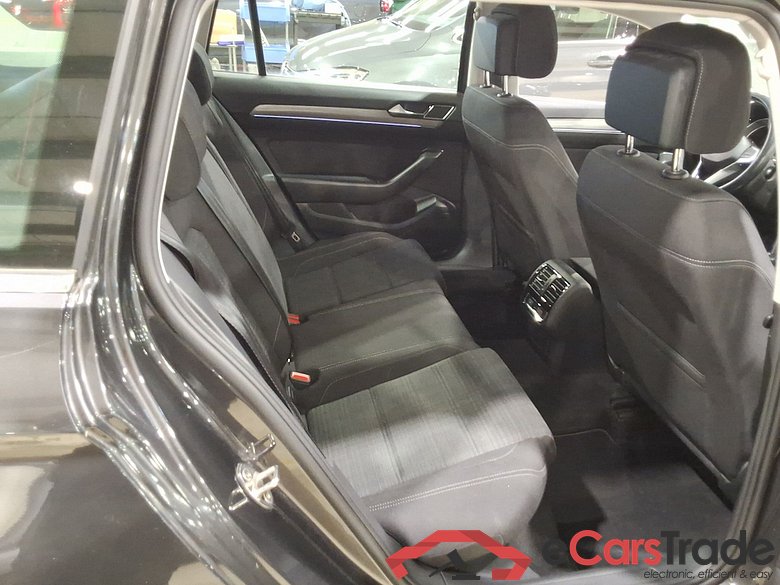 VOLKSWAGEN PASSAT VARIANT DIESEL - 2019 1.6 TDi SCR Style Business DSG #5