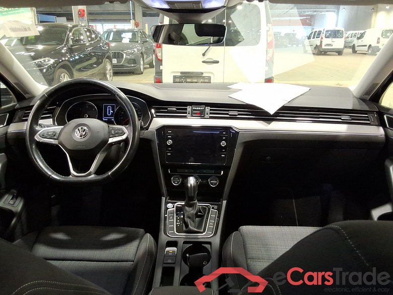 VOLKSWAGEN PASSAT VARIANT DIESEL - 2019 1.6 TDi SCR Style Business DSG #6