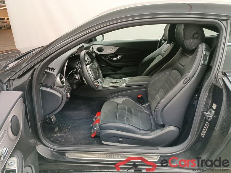 Mercedes-Benz C-Klasse Coupé C 200 4MATIC Auto 2d #3