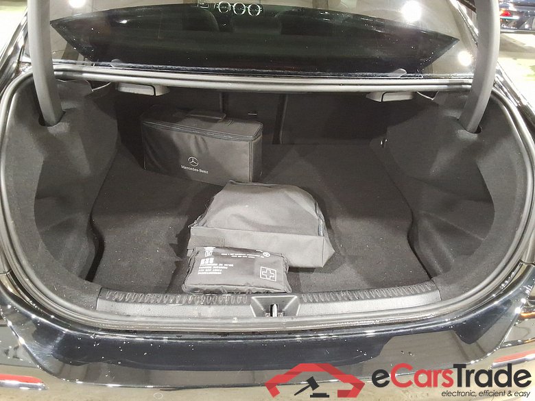 MERCEDES-BENZ A-CLASS LIMOUSINE 1.3 A 250 E DCT #3