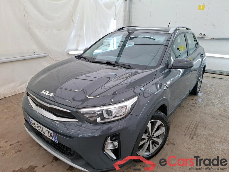 KIA Stonic / 2020 / 5P / SUV 1.0 T-GDI 120 MHEV ACTIVE BUSI