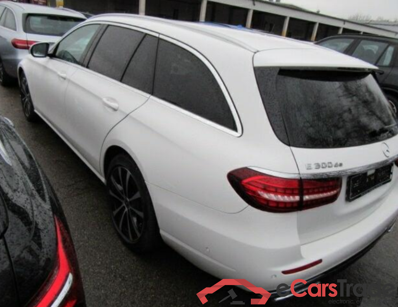 Mercedes-Benz E -Klasse T-Modell (BM 213)(06.2016->) DE - Kb5 E 300 de EU6d, T de Avantgarde (EURO 6d), (Facelift) 2020 - 2023 #4