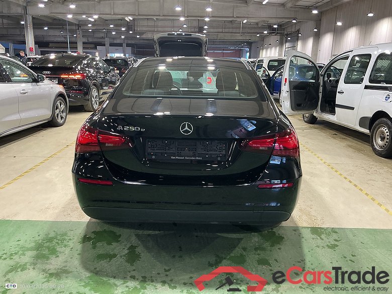 MERCEDES-BENZ A-CLASS LIMOUSINE 1.3 A 250 E BUSINESS SOLUTION DCT #5