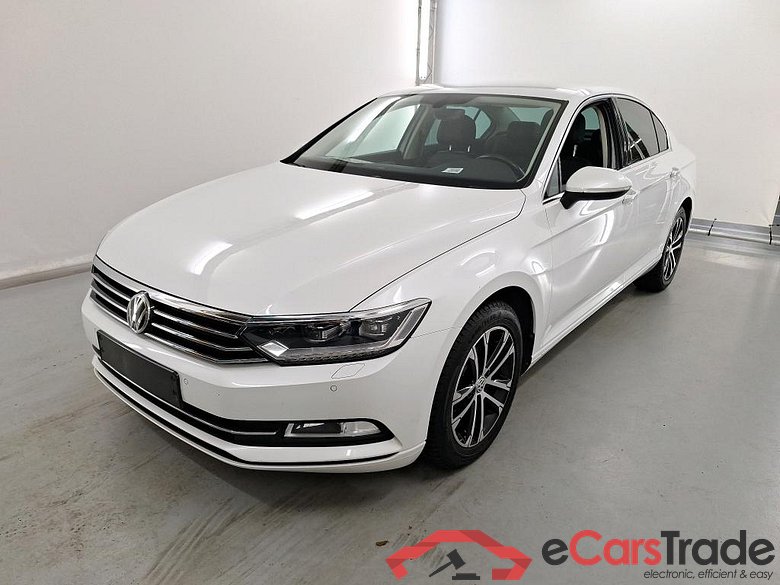 VOLKSWAGEN PASSAT DIESEL - 2015 2.0 TDi SCR Comfortline Bus. DSG (EU6.2) STOCK