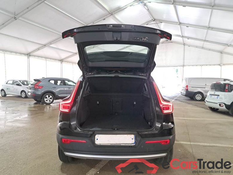 VOLVO XC40 / 2017 / 5P / SUV T5 PLUG-IN HYBRID AUTO RECH INSCRIP EXPR #5