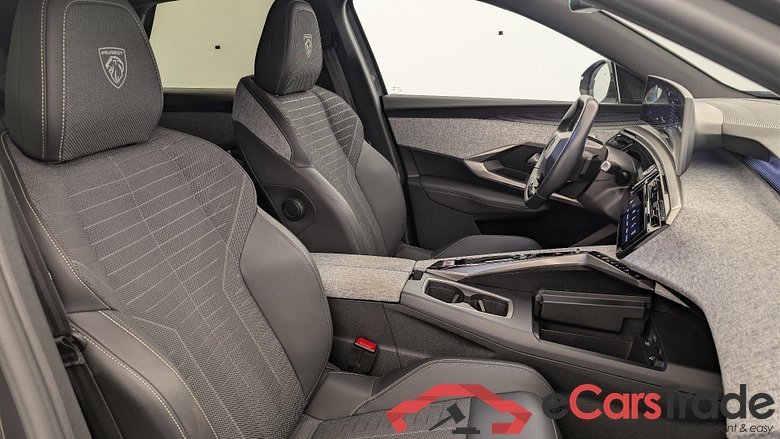 Peugeot 3008 Hybrid 145 e-DCS6 GT #1