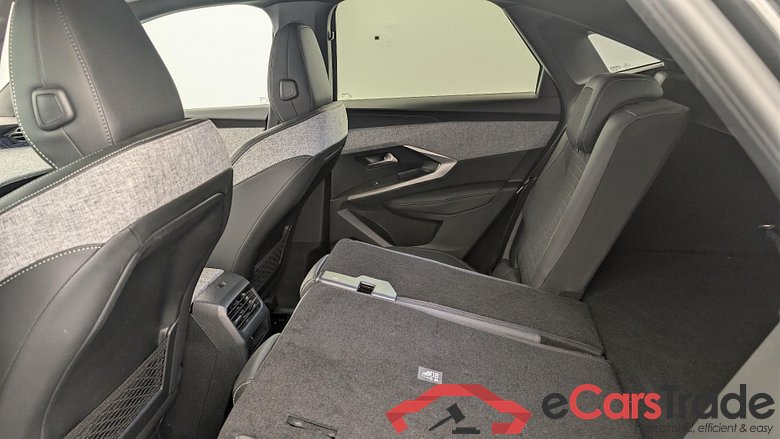 Peugeot 3008 Hybrid 145 e-DCS6 GT #4
