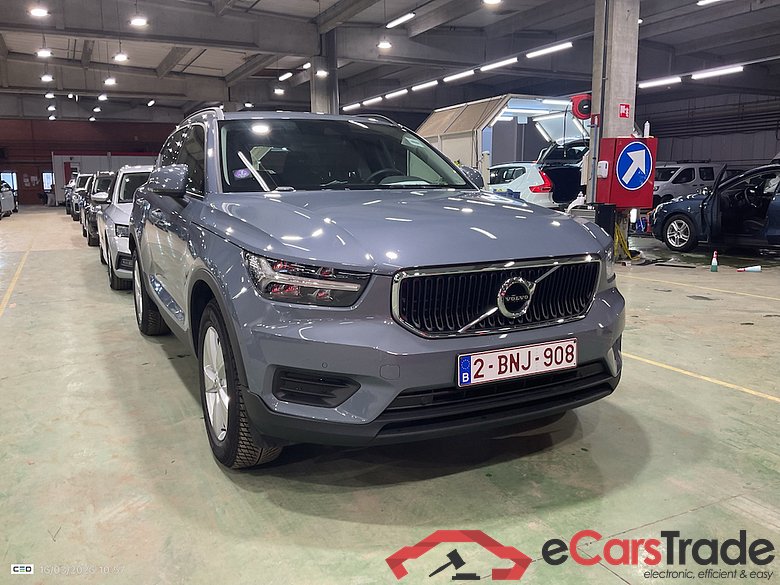 VOLVO XC40 1.5 T2 MOMENTUM CORE #2