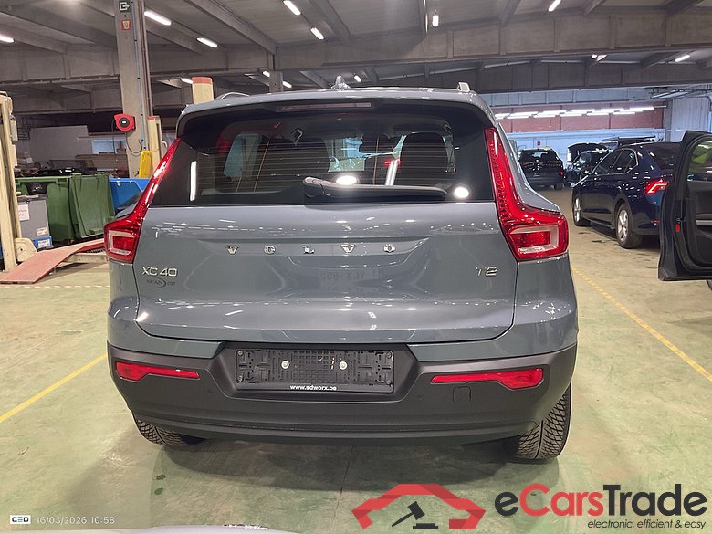 VOLVO XC40 1.5 T2 MOMENTUM CORE #5