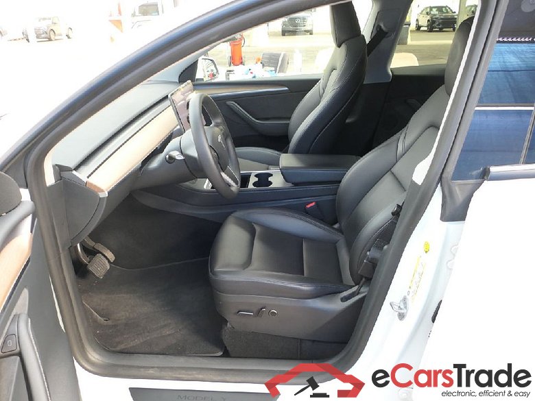 TESLA Model Y Long Range Dual Motor AWD 5d 378kW #4