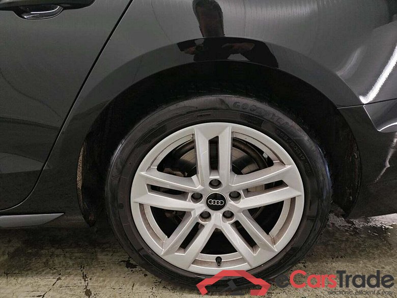 AUDI A4 Avant 35 TFSI Adv Edition #6