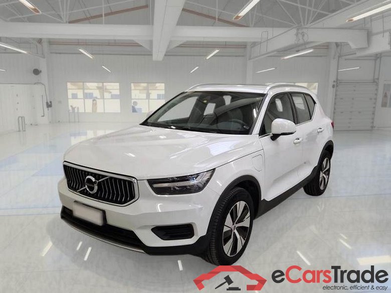 VOLVO XC40 / 2017 / 5P / SUV T4 PLUG-IN HYBRID AUTO RECH INSCRIP EXPR #1