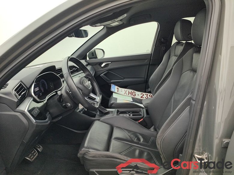 Audi Q3 35 TFSI S tronic S line 5d #3