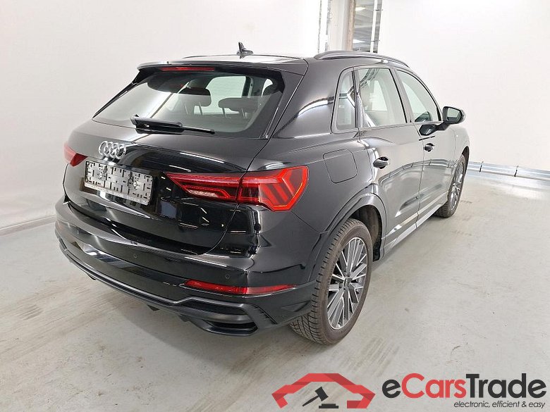 AUDI Q3 1.4 45 TFSI E S TRONIC S LINE #4
