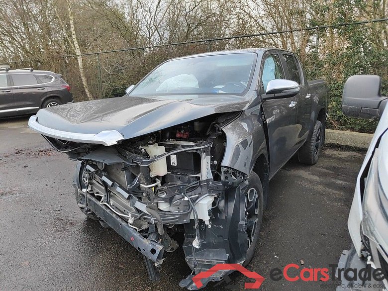 Toyota Hilux 2.4 D-4D Double Cab Comfort 4d !!!! Damaged car !!!! #1