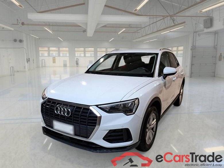 AUDI Q3 / 2018 / 5P / SUV 45 TFSI E S TRONIC BUSINESS #1
