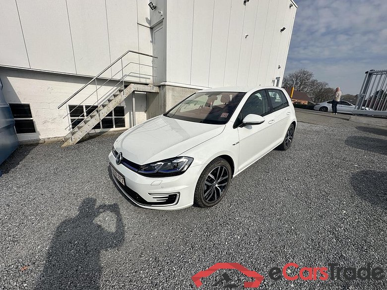 VOLKSWAGEN e-Golf e-Golf 100 kW (136 ch) 1 vitesse #1