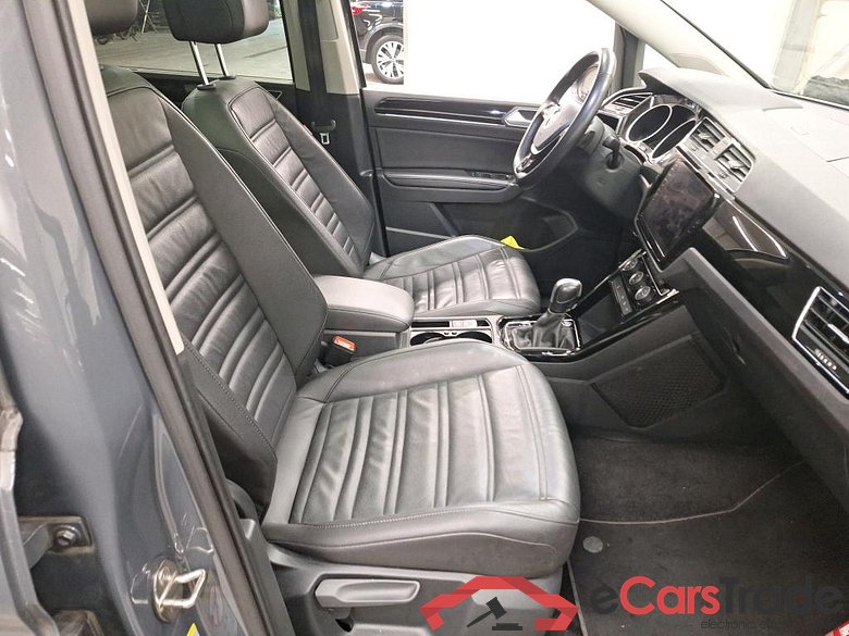 VOLKSWAGEN - VW  TOURAN TDi 150PK DSG Highline Pack Business Plus With Vienna Leather & Pack Winter & Heated Steering Wheel & Easy Open & Side & Lane Assist & Rear Camera & Power Foldable Towing Hook #3