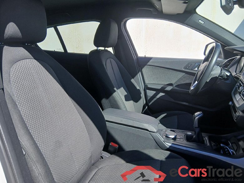 BMW Serie 1 / 2019 / 5P / berlina con portón 118i #6