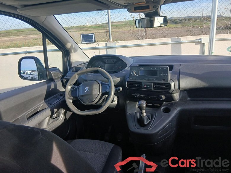 PEUGEOT Rifter / 2018 / 4P / combi Active Standard BlueHDi 73kW (IND) #3