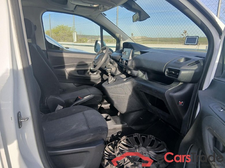 PEUGEOT Rifter / 2018 / 4P / combi Active Standard BlueHDi 73kW (IND) #6