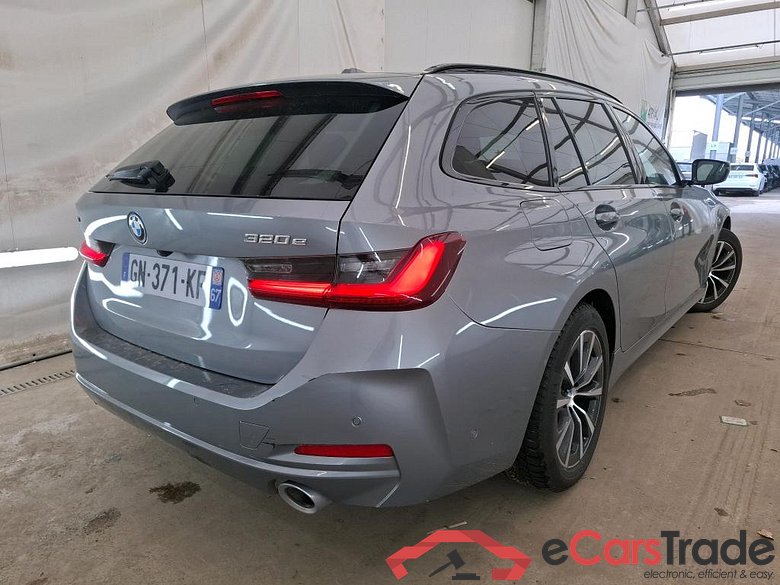 BMW Série 3 Touring / 2022 / 5P / Break 320e xDrive 204 Busi Design BVA8 Hybride #3