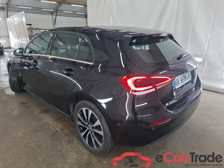 MERCEDES-BENZ Classe A Compact / 2018 / 5P / Berline A 250 e Business Line 8G-DCT #2