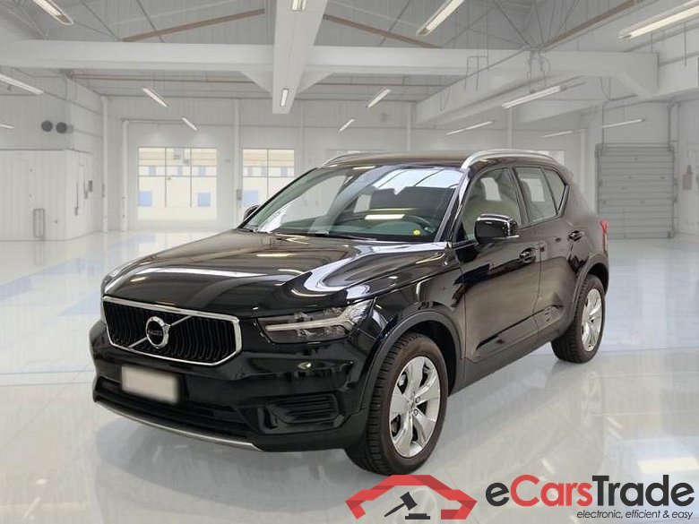 VOLVO XC40 / 2017 / 5P / SUV T2 MOMENTUM #1
