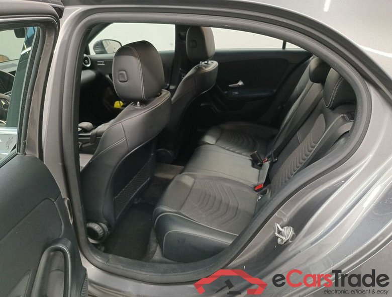 MERCEDES CLASSE A DIESEL (W177) A 200 d 150 Business Solution (EU6AP) 5d #3