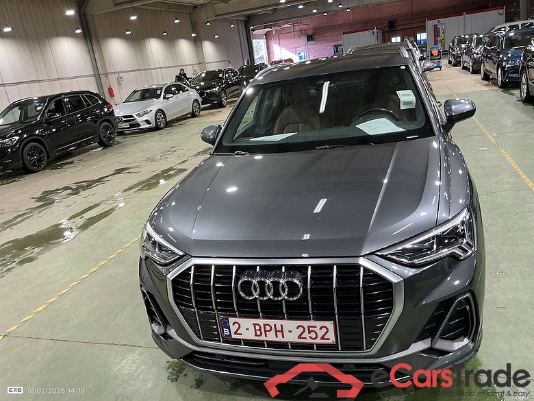 AUDI Q3 1.4 45 TFSI E S TRONIC S LINE #2