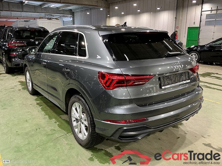 AUDI Q3 1.4 45 TFSI E S TRONIC S LINE #3