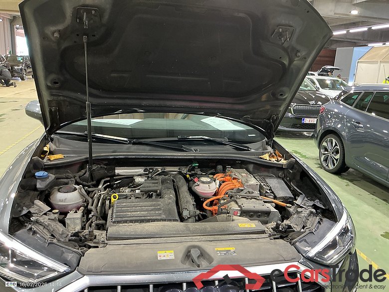 AUDI Q3 1.4 45 TFSI E S TRONIC S LINE #6