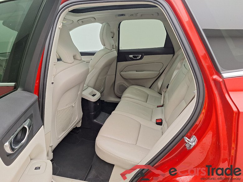 Volvo, XC60 '17, Volvo XC60 T8 e4x4 Geartronic Momentum Pro 5d #4