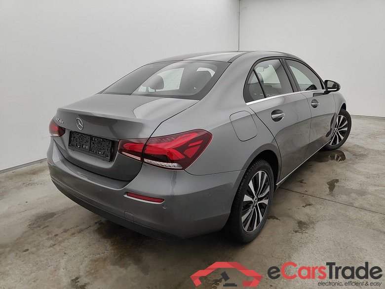 Mercedes-Benz A-Klasse Limousine A 250e Business Solution 4d #2