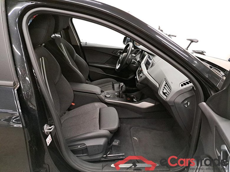 BMW - BMW 1 HATCH 118i 140PK Advantage Pack Business With Sport Seats & PDC Front & Rear * PETROL * #3