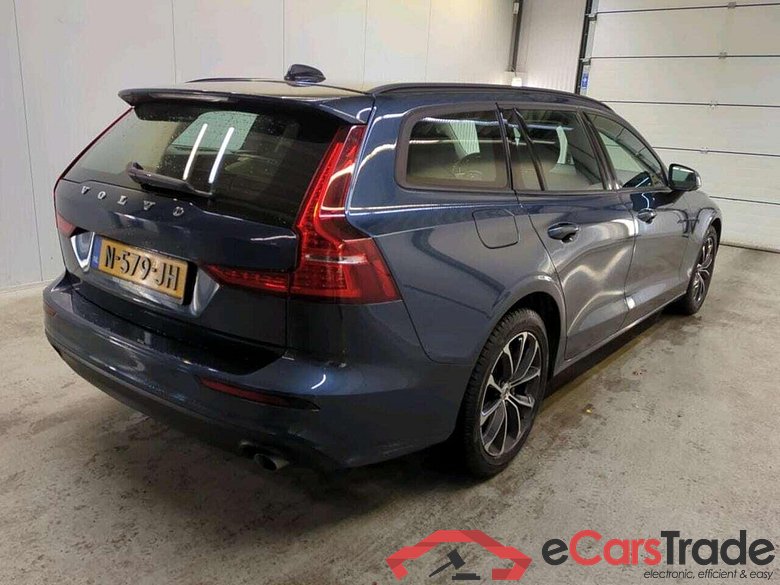 VOLVO V60 2.0 B3 Mom. Adv. #2