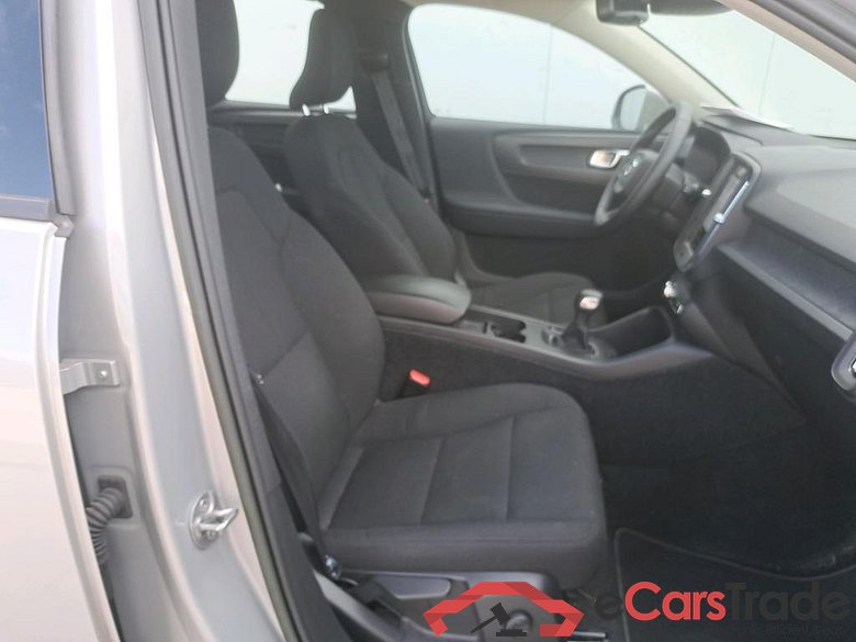 VOLVO XC40 / 2021 / 5P / todoterreno 1.5 T2 Essential #6