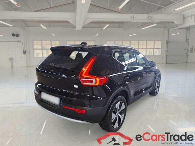VOLVO XC40 / 2021 / 5P / SUV T5 RECHARGE PLUG-IN AUTO PLUS BRIGHT #2