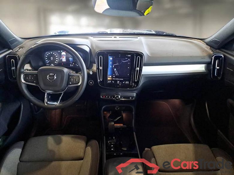 VOLVO XC40 / 2021 / 5P / SUV T5 RECHARGE PLUG-IN AUTO PLUS BRIGHT #3