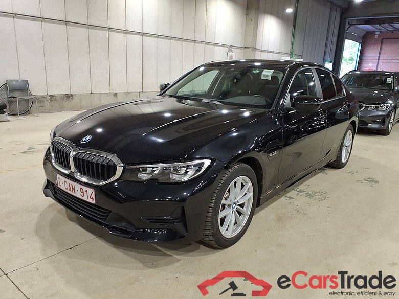 BMW 320e Plug-In Hybrid Aut. LED-Xenon LC-Pro Navi Hi-Fi Sport-Leather KeylessGo Camera Klima PDC ...