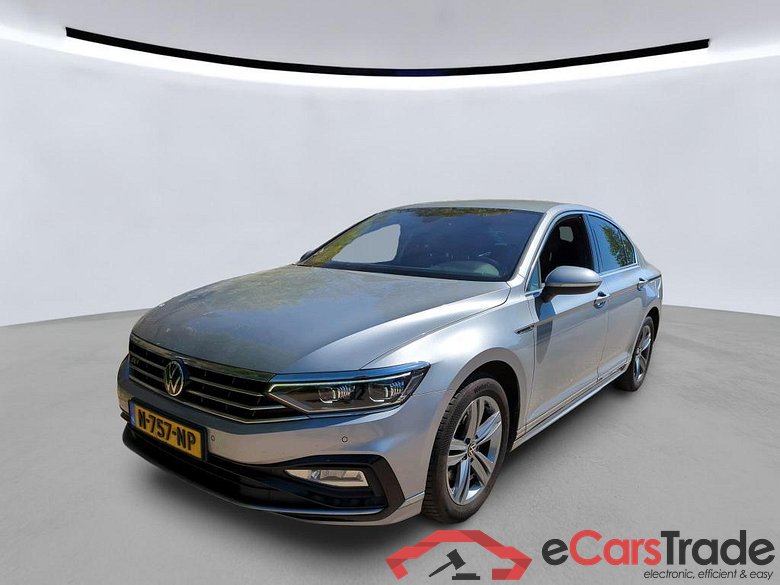 VOLKSWAGEN PASSAT 110 kW #1